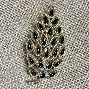 Vintage Gold Leaf Brooche  Leaf with black stones